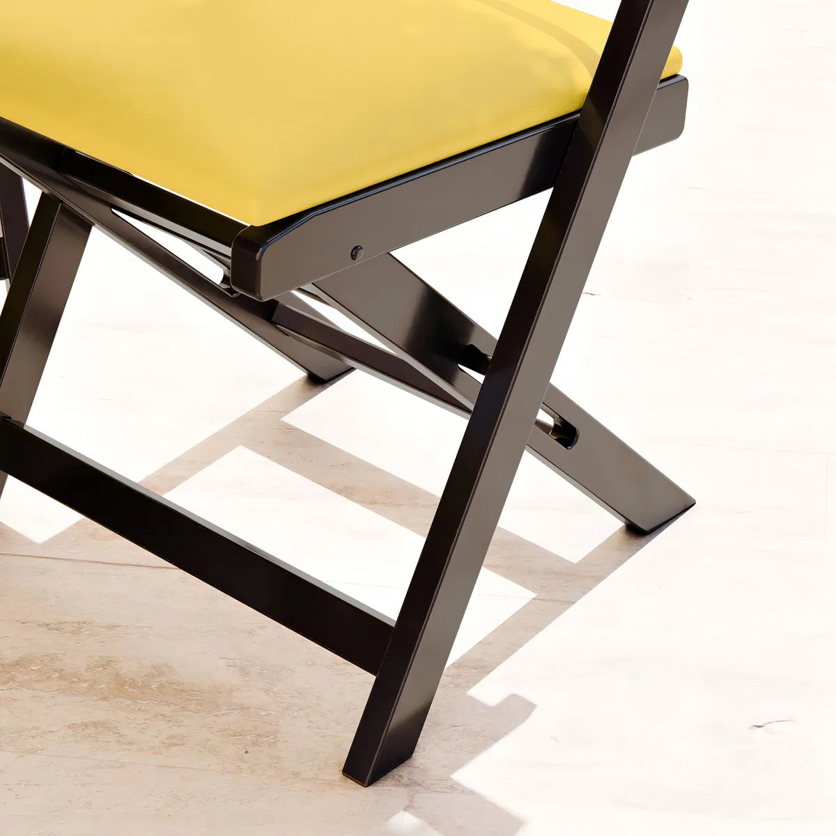 [BLACK FRIDAY] - Kit Mesa Dobrável Madeira Maciça, 4 Cadeiras dobráveis, 70X70cm - Estofado Amarelo